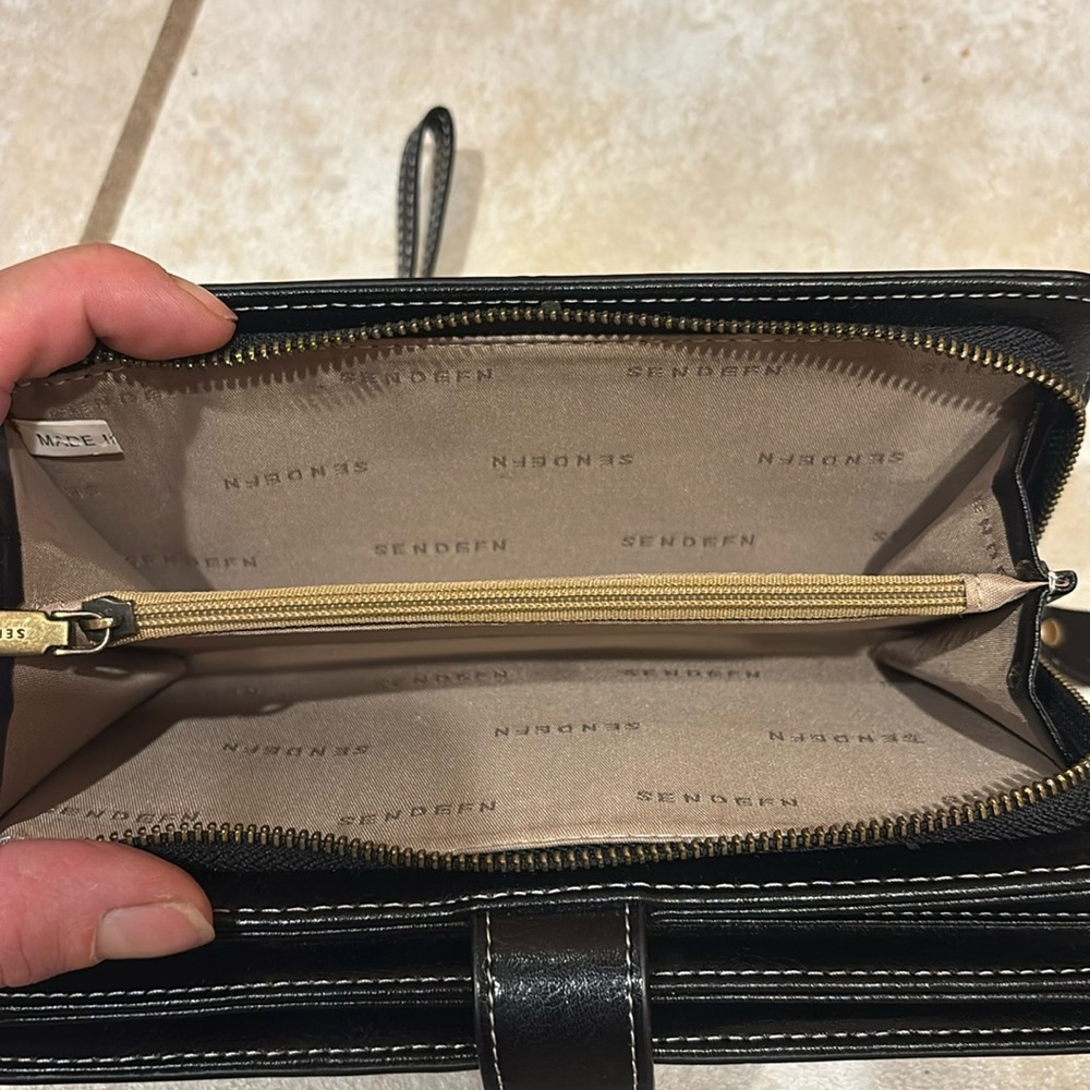 SAKROOTS SENDGEFN BUNDLE,, LOST wander WRISTLET CARD HOLDER PASSPORT HOLDER NWT - Picture 3 of 16